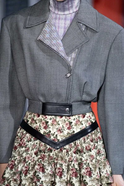 Look 74